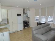 2 Bedrooms Flat for rent in North Road, Cardiff,...