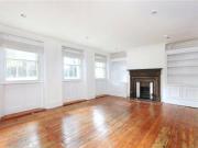 2 Bedrooms Flat for rent in North Side Wandsworth...