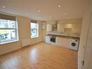 2 Bedrooms Flat for rent in North Street, Bedminster,...