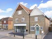 2 Bedrooms Flat for rent in Orchard Close, Elstead,...