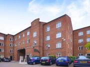 2 Bedrooms Flat for rent in Otter Close, Stratford E15