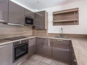 2 Bedrooms Flat for rent in Outwood Lane, Coulsdon CR5