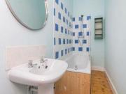 2 Bedrooms Flat for rent in Oxford Street, Newington,...