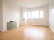 2 Bedrooms Flat for rent in Oxtoby Way, London SW16