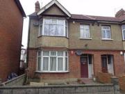 2 Bedrooms Flat for rent in Park Avenue, Southall,...