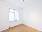 2 Bedrooms Flat for Rent in Park Court | Foxtons