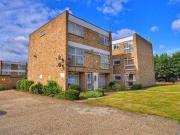 2 Bedrooms Flat for rent in Park View, Hoddesdon,...