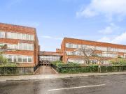 2 Bedrooms Flat for Rent in Park Village East | Foxtons