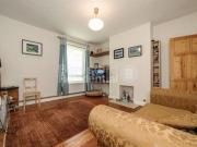 2 Bedrooms Flat for rent in Peckham Road, London SE5