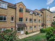 2 Bedrooms Flat for rent in Pegs Lane, Hertford SG13