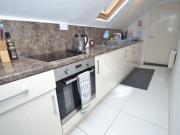 2 Bedrooms Flat for rent in Penylan Road, Penylan,...