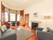 2 Bedrooms Flat for rent in Perth Street, Edinburgh EH3