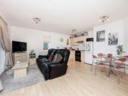 2 Bedrooms Flat for rent in Plumstead Road, London SE18