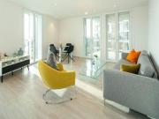 2 Bedrooms Flat for rent in Pressing Lane, Hayes UB3