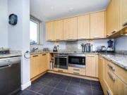 2 Bedrooms Flat for rent in Preston Park Avenue,...