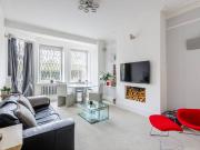 2 Bedrooms Flat for Rent in Prince of Wales Drive | Foxtons