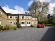 2 Bedrooms Flat for rent in Priory Court, Apton Road,...