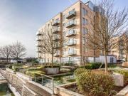 2 Bedrooms Flat for rent in Queen Mary Avenue, London E18