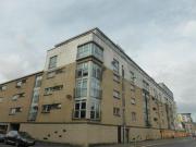 2 Bedrooms Flat for rent in Queens Park, Pollokshaws...