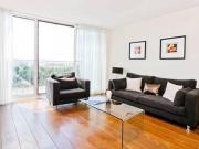2 Bedrooms Flat for rent in Queenstown Road, London SW8