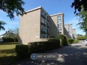 2 Bedrooms Flat for rent in Rances Lane, Wokingham RG40