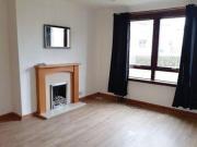 2 Bedrooms Flat for rent in Riddochhill Road, Blackburn,...