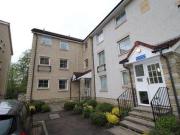 2 Bedrooms Flat for rent in Rosethorn Wynd, Dunfermline KY12