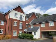 2 Bedrooms Flat for rent in Royal Drive, Bordon GU35