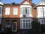 2 Bedrooms Flat for rent in Royston Road, Penge SE20