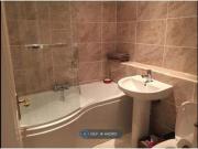 2 Bedrooms Flat for rent in Sandbank Avenue, Glasgow G20