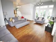 2 Bedrooms Flat for rent in Sandwich Road, Eccles,...