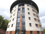 2 Bedrooms Flat for rent in Saucel Crescent, Paisley,...