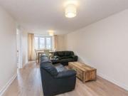 2 Bedrooms Flat for rent in Saunders Street,...