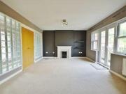 2 Bedrooms Flat for rent in Sawyers Grove, Brentwood CM15