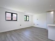2 Bedrooms Flat for rent in Sewardstone Road, London E4