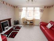 2 Bedrooms Flat for rent in Shawlands, Eastwood Avenue,...