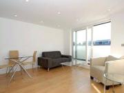 2 Bedrooms Flat for rent in Shepherdess Walk, London N1