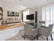 2 Bedrooms Flat for rent in Sherwood Court, Battersea SW11