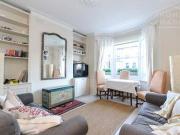 2 Bedrooms Flat for rent in Shuttleworth Road, Battersea...