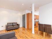2 Bedrooms Flat for rent in Somerford Grove, Dalston N16
