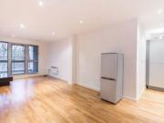 2 Bedrooms Flat for rent in Southgate Road, Hoxton N1