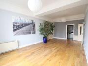 2 Bedrooms Flat for rent in St Andrews Square, City...