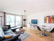 2 Bedrooms Flat for rent in St George Wharf, Vauxhall SW8