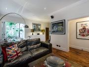 2 Bedrooms Flat for Rent in St Georges Square | Foxtons