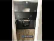 2 Bedrooms Flat for rent in St Peters Street, Cardiff CF24