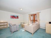 2 Bedrooms Flat for rent in St Stephen Street, New Town EH3