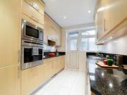 2 Bedrooms Flat for rent in Stafford Court, Kensington...