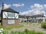 2 Bedrooms Flat for rent in Staines Avenue, North Cheam,...