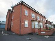2 Bedrooms Flat for rent in Station Court, Station Road,...