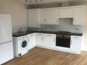 2 Bedrooms Flat for rent in Station Parade, South...